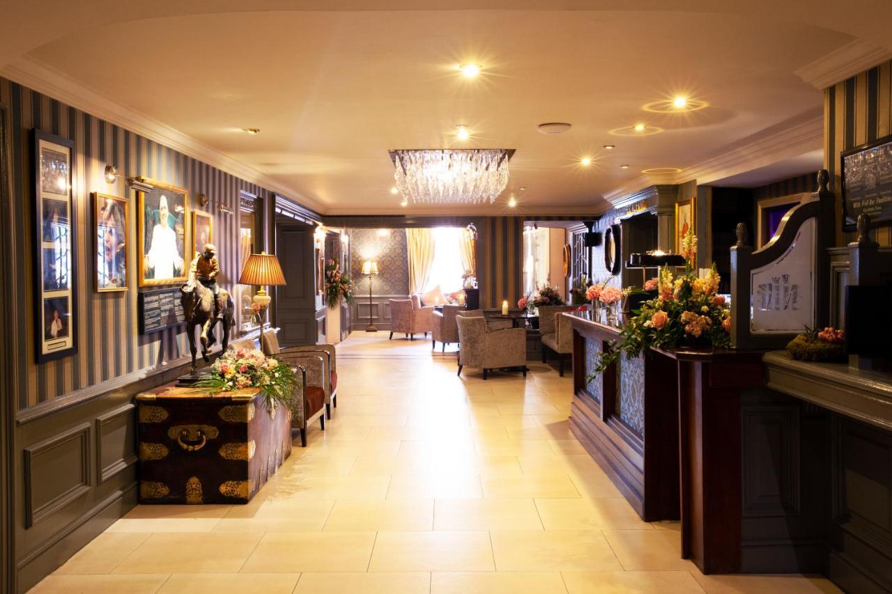 Greville Arms Hotel 멀린가 외부 사진