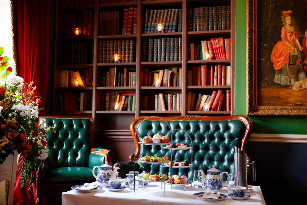 Greville Arms Hotel 멀린가 외부 사진