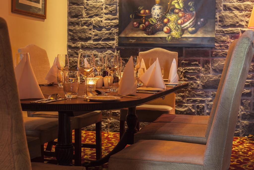 Greville Arms Hotel 멀린가 외부 사진